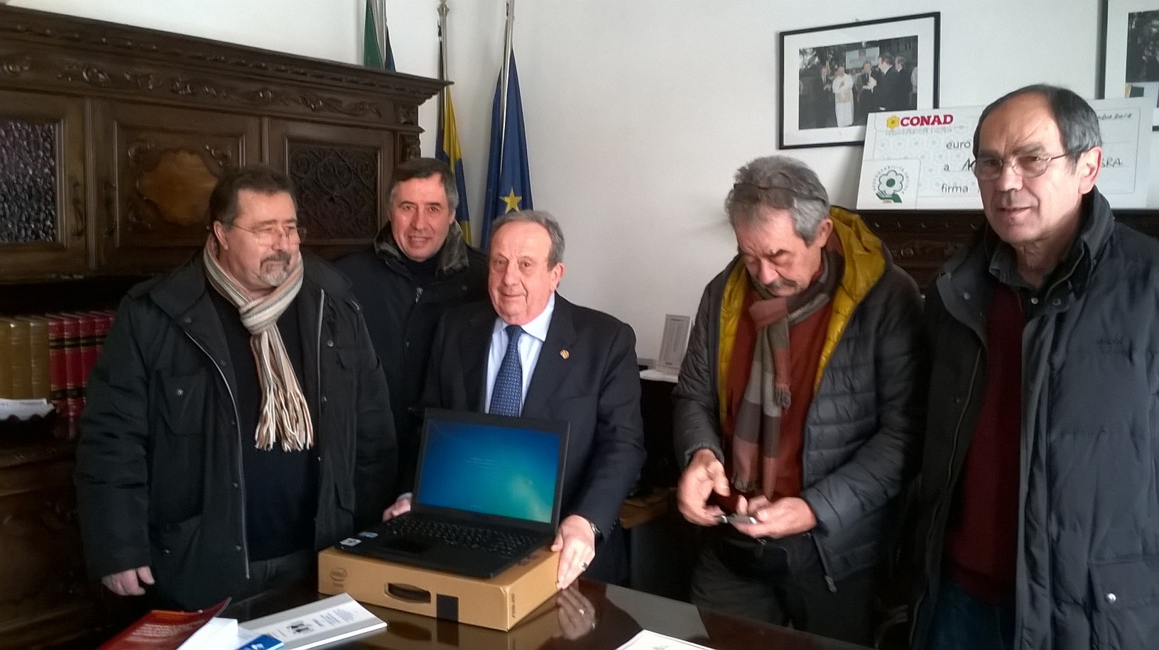 Alluvione: il Cral Tep dona un computer portatile all’Anmic. Video